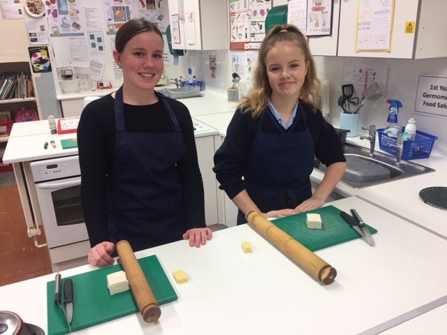 Fun cooking with our visiting Dutch students